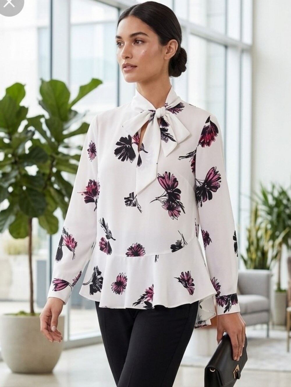 Vince Camuto White/black Blouse With Neck Tie Sz XS Ruffle Hem